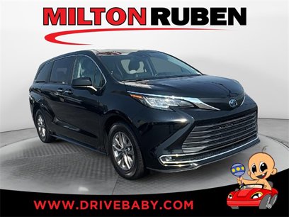 Used 2022 Toyota Sienna XLE