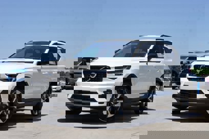 New 2025 Volvo XC40 B5 Plus w/ Protection Package Premier