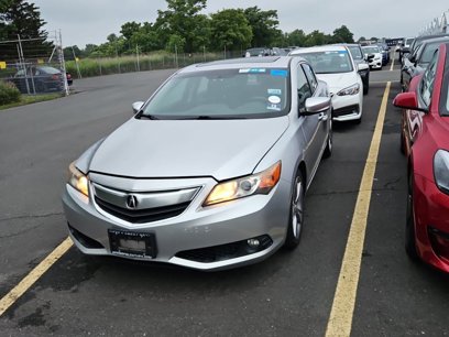 Used 2013 Acura ILX w/ Technology Package