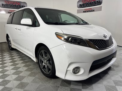 Used 2017 Toyota Sienna SE Premium