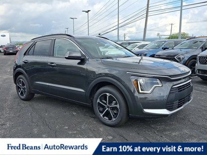 New 2025 Kia Niro EX
