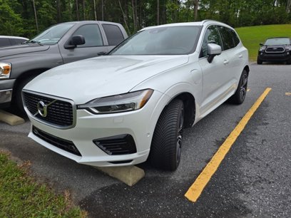Used 2018 Volvo XC60 T8 R-Design w/ Convenience Package