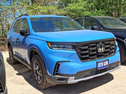 New 2025 Honda Pilot TrailSport