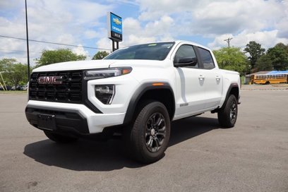 Used 2024 GMC Canyon Elevation
