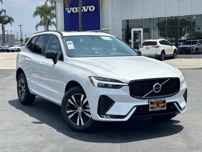 New 2025 Volvo XC60 B5 Core w/ Climate Package