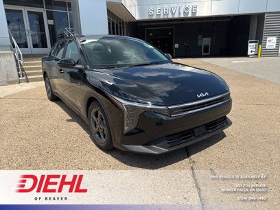 New 2025 Kia K4 LXS