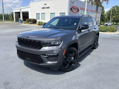 Used 2024 Jeep Grand Cherokee Limited w/ Black Appearance Package