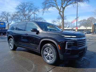 Used 2025 Chevrolet Traverse LT w/ Driver Confidence Package