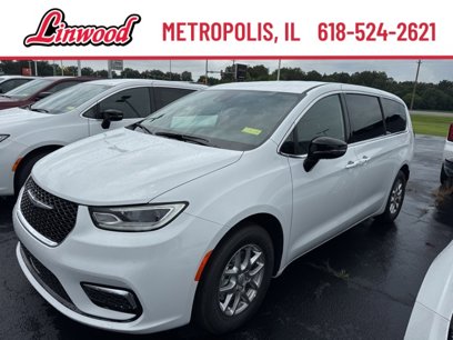 New 2025 Chrysler Pacifica Select