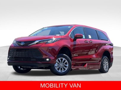 Used 2025 Toyota Sienna XLE