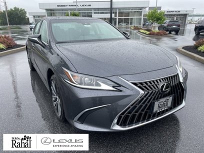 New 2025 Lexus ES 300h w/ Premium Package
