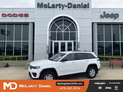 New 2025 Jeep Grand Cherokee Laredo w/ MOPAR Finishing Package