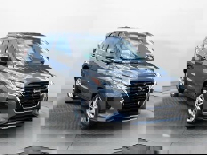 New 2025 Nissan Kicks S