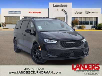 New 2025 Chrysler Pacifica Limited