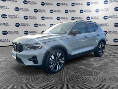 New 2025 Volvo XC40 B5 Plus w/ Climate Package