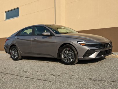 New 2024 Hyundai Elantra SEL