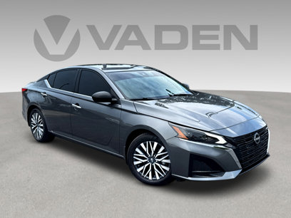 Used 2024 Nissan Altima 2.5 SV
