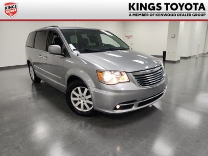 Used 2016 Chrysler Town & Country Touring w/ Driver Convenience Group