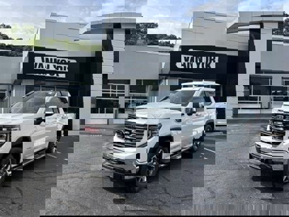 New 2025 GMC Sierra 1500 SLT w/ SLT Premium Package