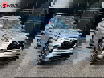 New 2025 Toyota Highlander XLE