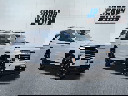 New 2025 Chevrolet Traverse LT w/ Sun and Wheel Package
