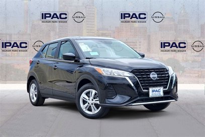New 2025 Nissan Kicks Play S