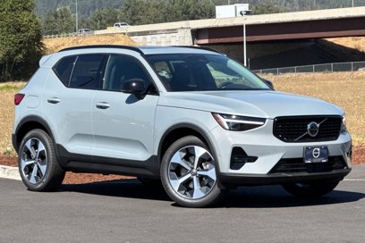 New 2026 Volvo XC40 B5 Plus w/ Protection Package Premier