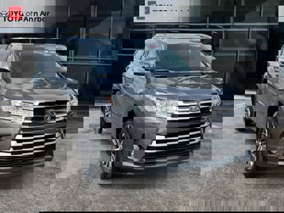 Used 2017 Toyota Highlander XLE