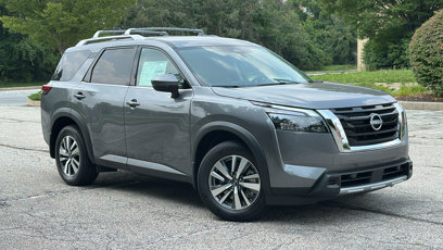New 2025 Nissan Pathfinder SL w/ Cargo Package