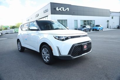 New 2025 Kia Soul LX