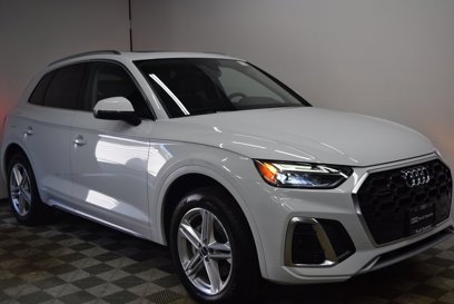New 2025 Audi Q5 e Premium Plus