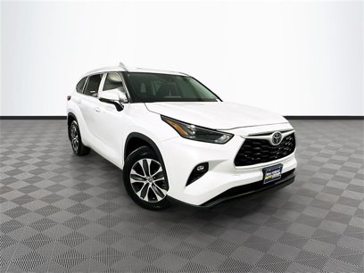 Used 2023 Toyota Highlander XLE