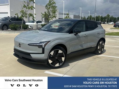 New 2025 Volvo EX30 Plus w/ Climate Package