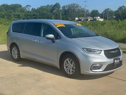Used 2023 Chrysler Pacifica Touring-L