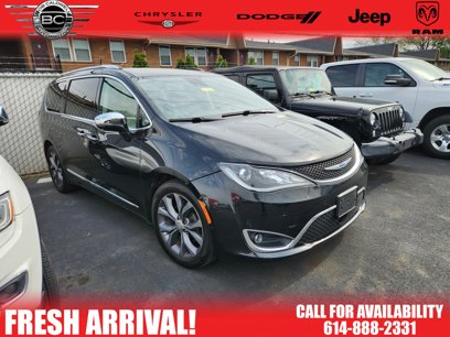 Used 2018 Chrysler Pacifica Limited w/ Advanced Safetytec Group