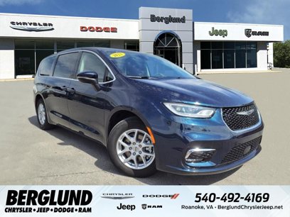 Used 2023 Chrysler Pacifica Touring-L