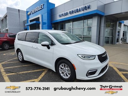 Used 2023 Chrysler Pacifica Touring-L