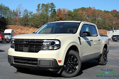 New 2024 Ford Maverick Lariat w/ Black Appearance Package