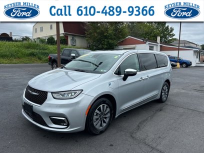 Used 2023 Chrysler Pacifica Limited