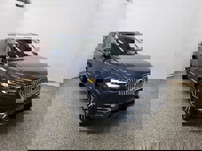 New 2025 Volvo XC90 B6 Plus w/ Protection Package Premier