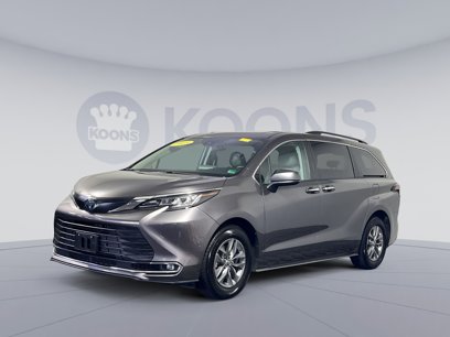 Used 2023 Toyota Sienna XLE
