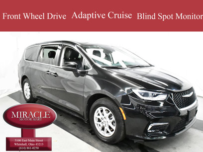 Used 2023 Chrysler Pacifica Touring-L