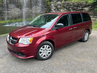 Used 2019 Dodge Grand Caravan SE w/ UConnect Hands-Free Group