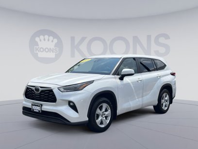 Used 2023 Toyota Highlander LE