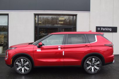 New 2025 Mitsubishi Outlander SE