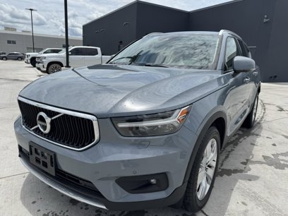 Used 2021 Volvo XC40 T5 Momentum