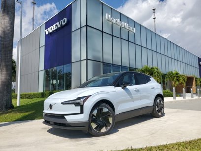 New 2025 Volvo EX30 Ultra w/ Climate Package