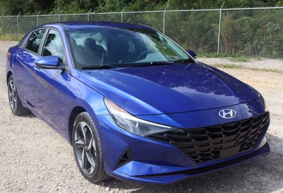 Certified 2023 Hyundai Elantra SEL w/ Convenience Package