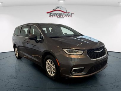 Used 2023 Chrysler Pacifica Touring-L