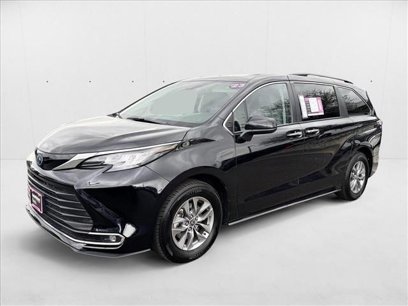 Used 2023 Toyota Sienna XLE